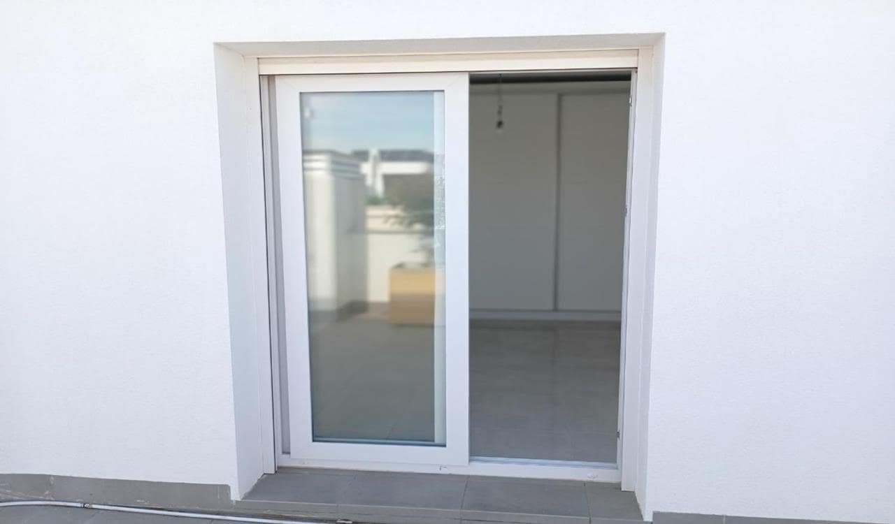 3 makuuhuone Huvila myytävänä paikassa Daya Vieja mukana uima-altaan 
autotalli - 295 000 € (Ref: 9753752)