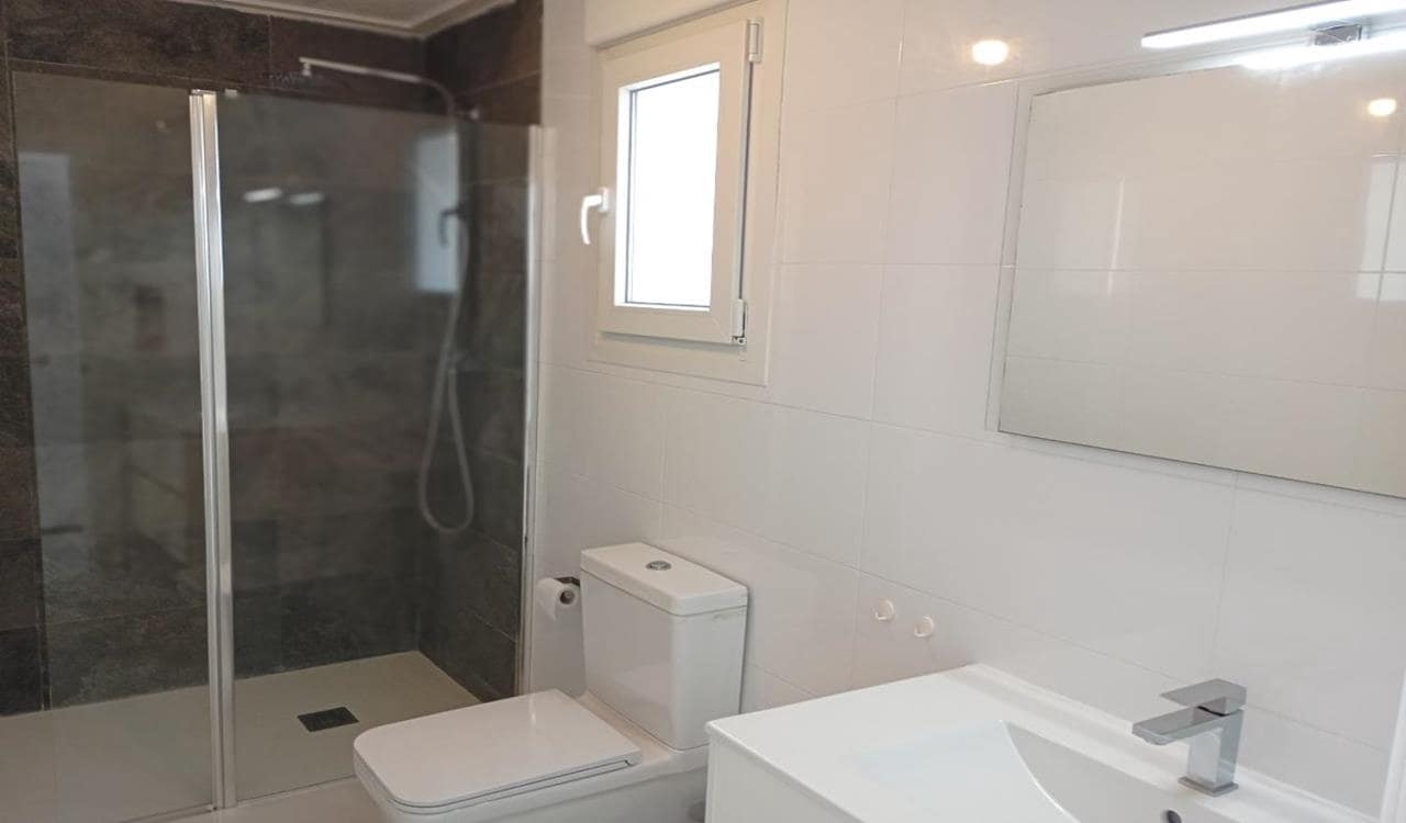 3 makuuhuone Huvila myytävänä paikassa Daya Vieja mukana uima-altaan 
autotalli - 295 000 € (Ref: 9753752)