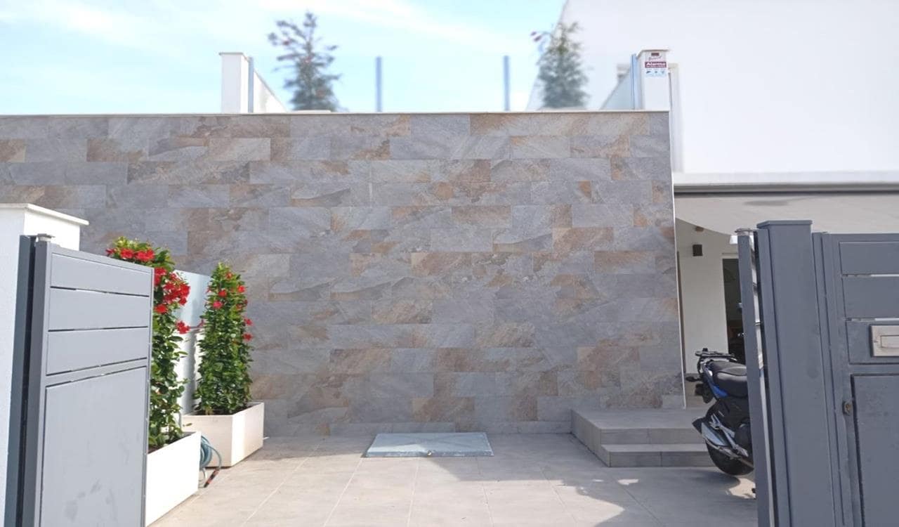 3 makuuhuone Huvila myytävänä paikassa Daya Vieja mukana uima-altaan 
autotalli - 295 000 € (Ref: 9753752)