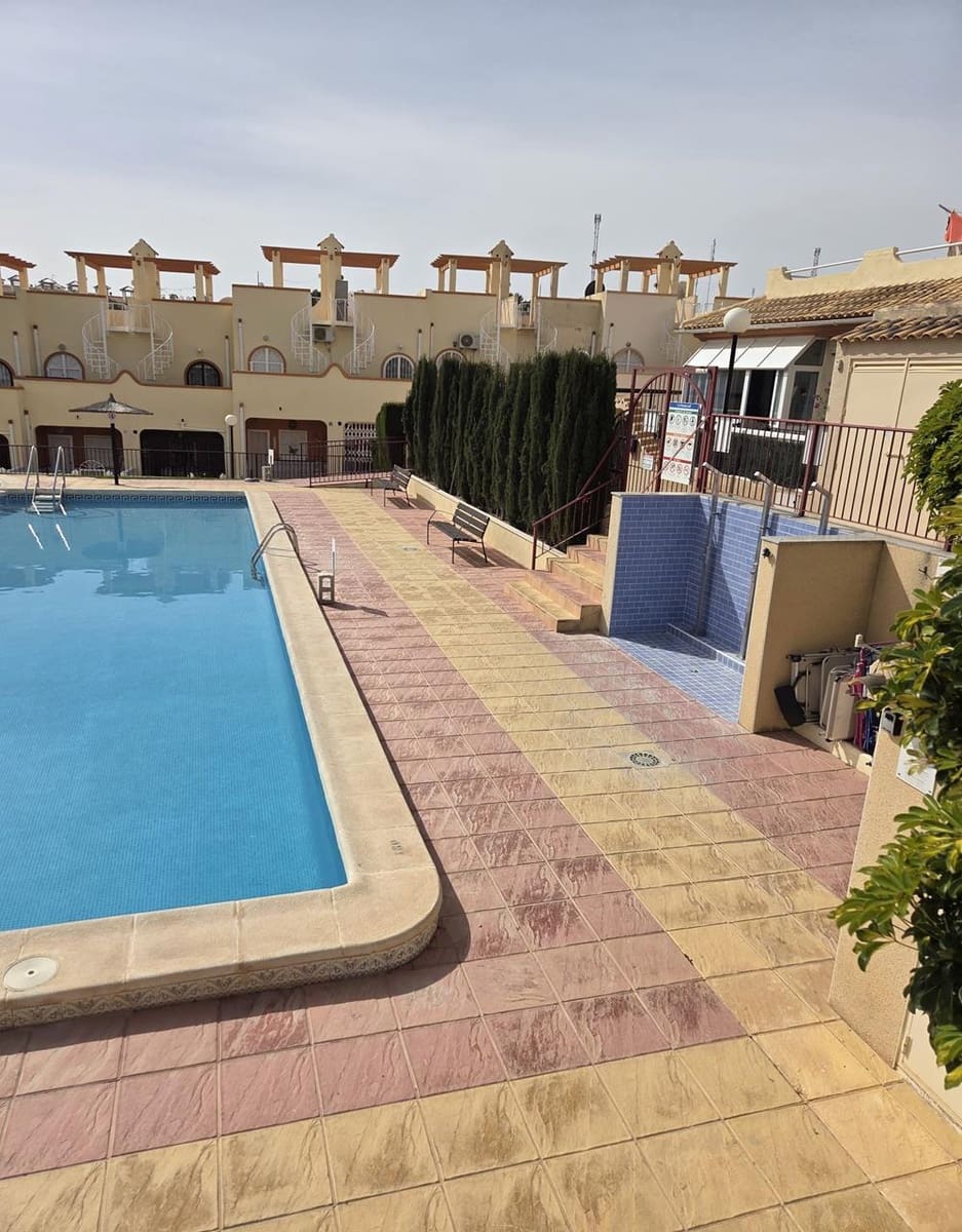 3 chambre Appartement à vendre à La Florida avec piscine garage - 210 000 € (Ref: 9761394)