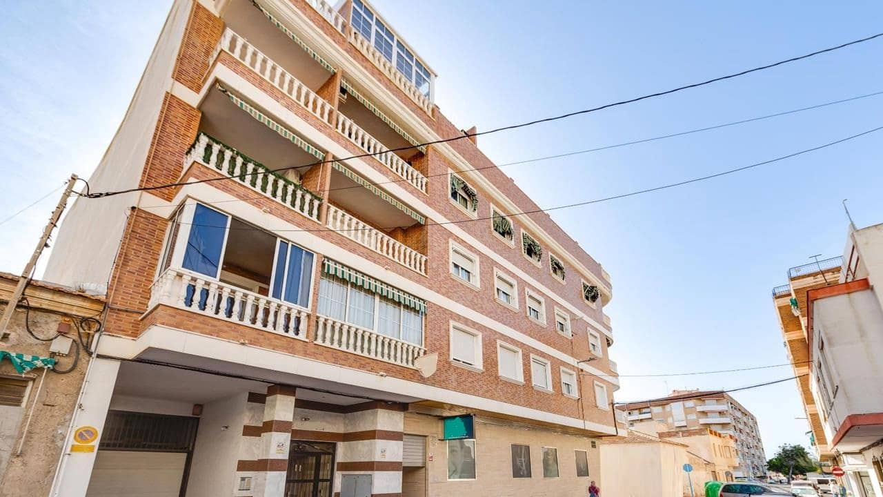 3 bedroom Apartment for sale in Torrevieja with garage - € 171,995 (Ref: 9761501)