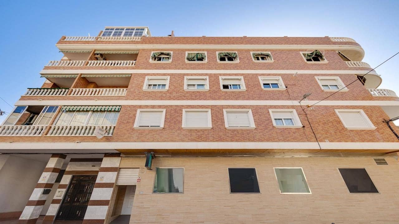 3 bedroom Apartment for sale in Torrevieja with garage - € 171,995 (Ref: 9761501)