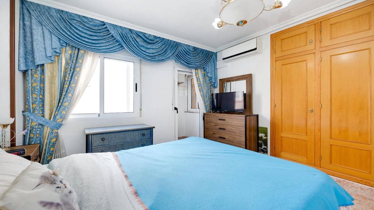 3 bedroom Apartment for sale in Torrevieja with garage - € 171,995 (Ref: 9761501)