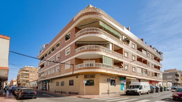 3 bedroom Apartment for sale in Torrevieja with garage - € 171,995 (Ref: 9761501)