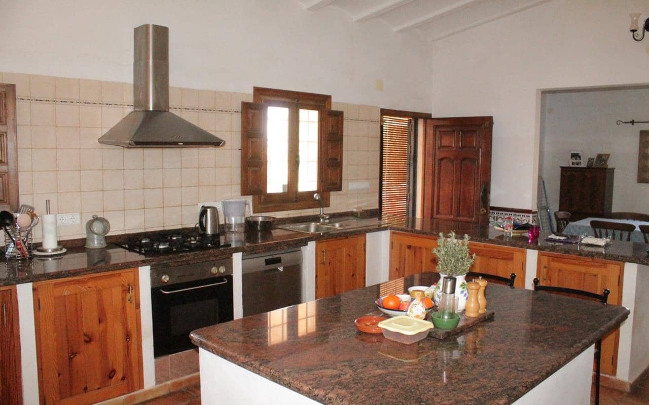 5 bedroom Finca/Country House for sale in Raspay with pool garage - € 359,995 (Ref: 9761623)