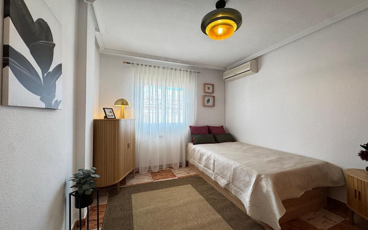 2 sypialnia Dom na sprzedaż w La Zenia z basenem garażem - 219 900 € (Ref: 9768978)