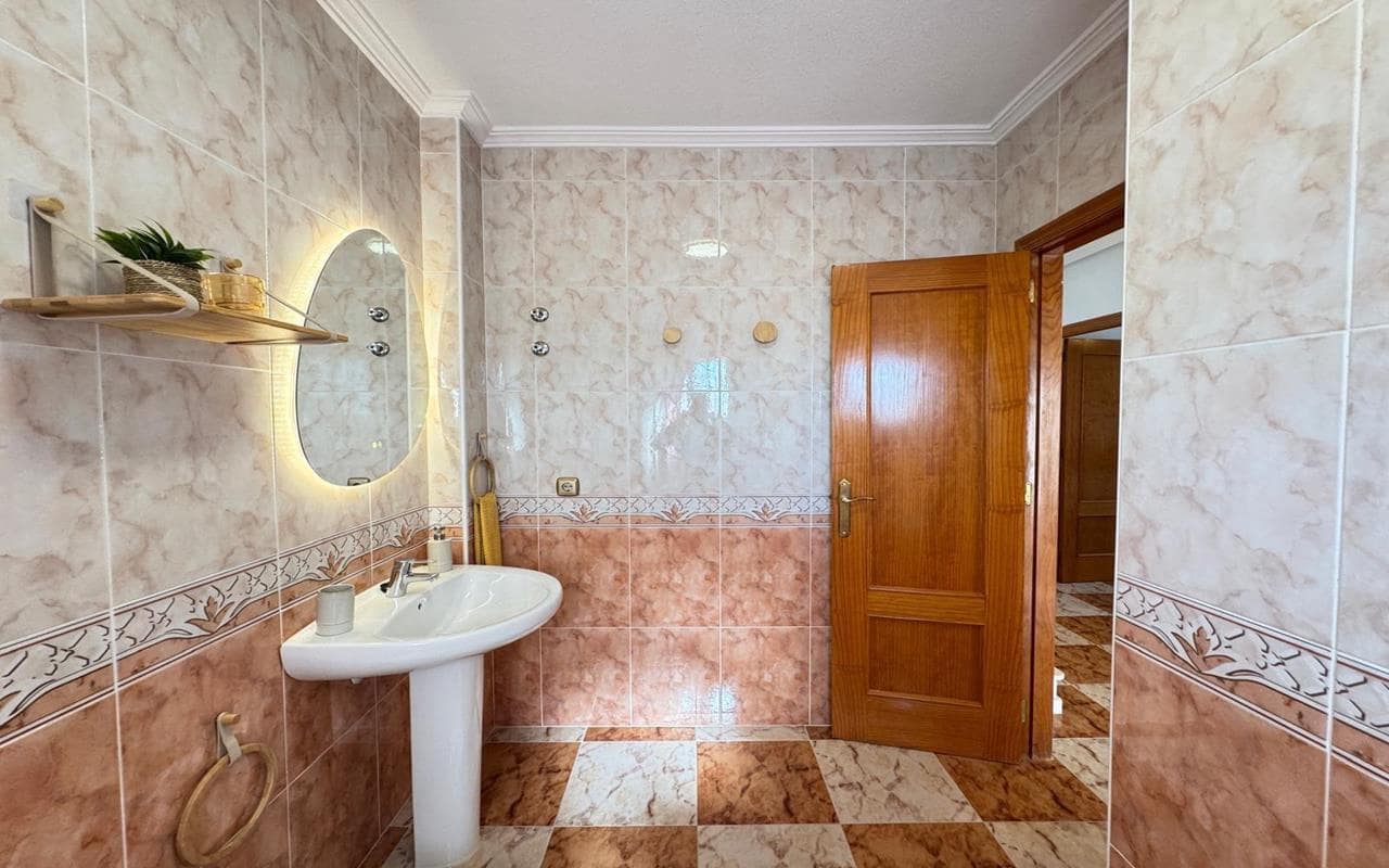 2 sypialnia Dom na sprzedaż w La Zenia z basenem garażem - 219 900 € (Ref: 9768978)