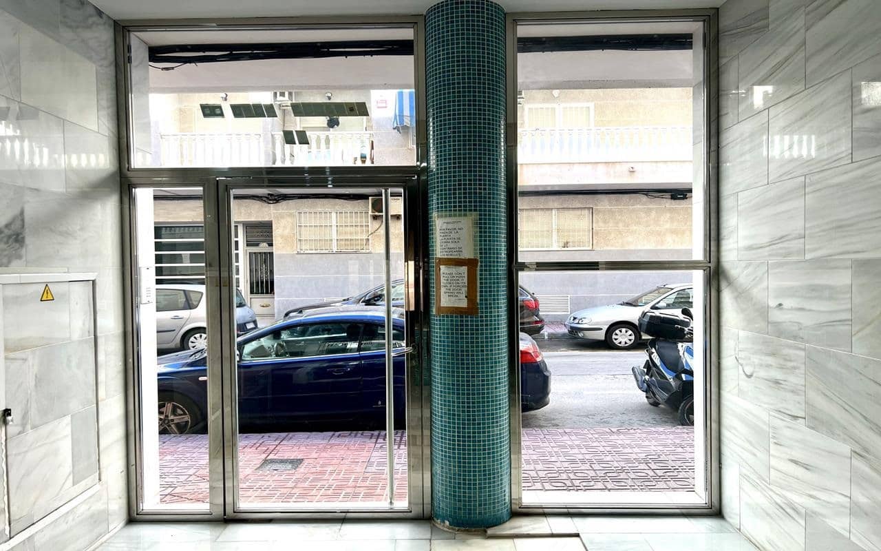 2 quarto Apartamento para venda em Torrevieja com piscina garagem - 130 000 € (Ref: 9769085)