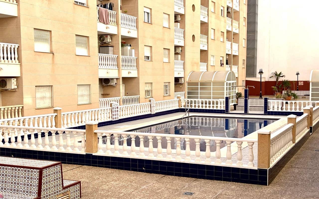 2 quarto Apartamento para venda em Torrevieja com piscina garagem - 130 000 € (Ref: 9769085)