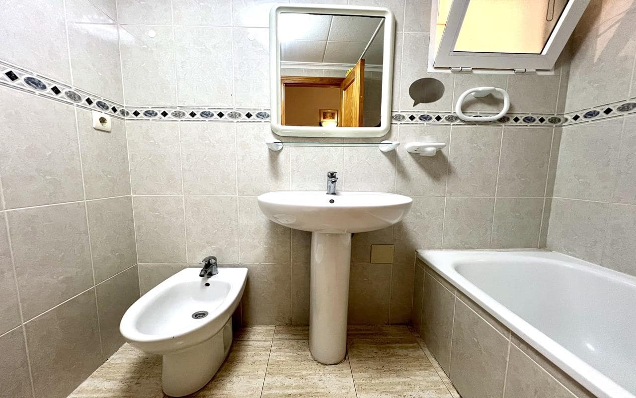 2 quarto Apartamento para venda em Torrevieja com piscina garagem - 130 000 € (Ref: 9769085)