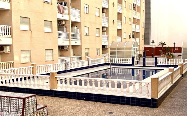 2 quarto Apartamento para venda em Torrevieja com piscina garagem - 130 000 € (Ref: 9769085)