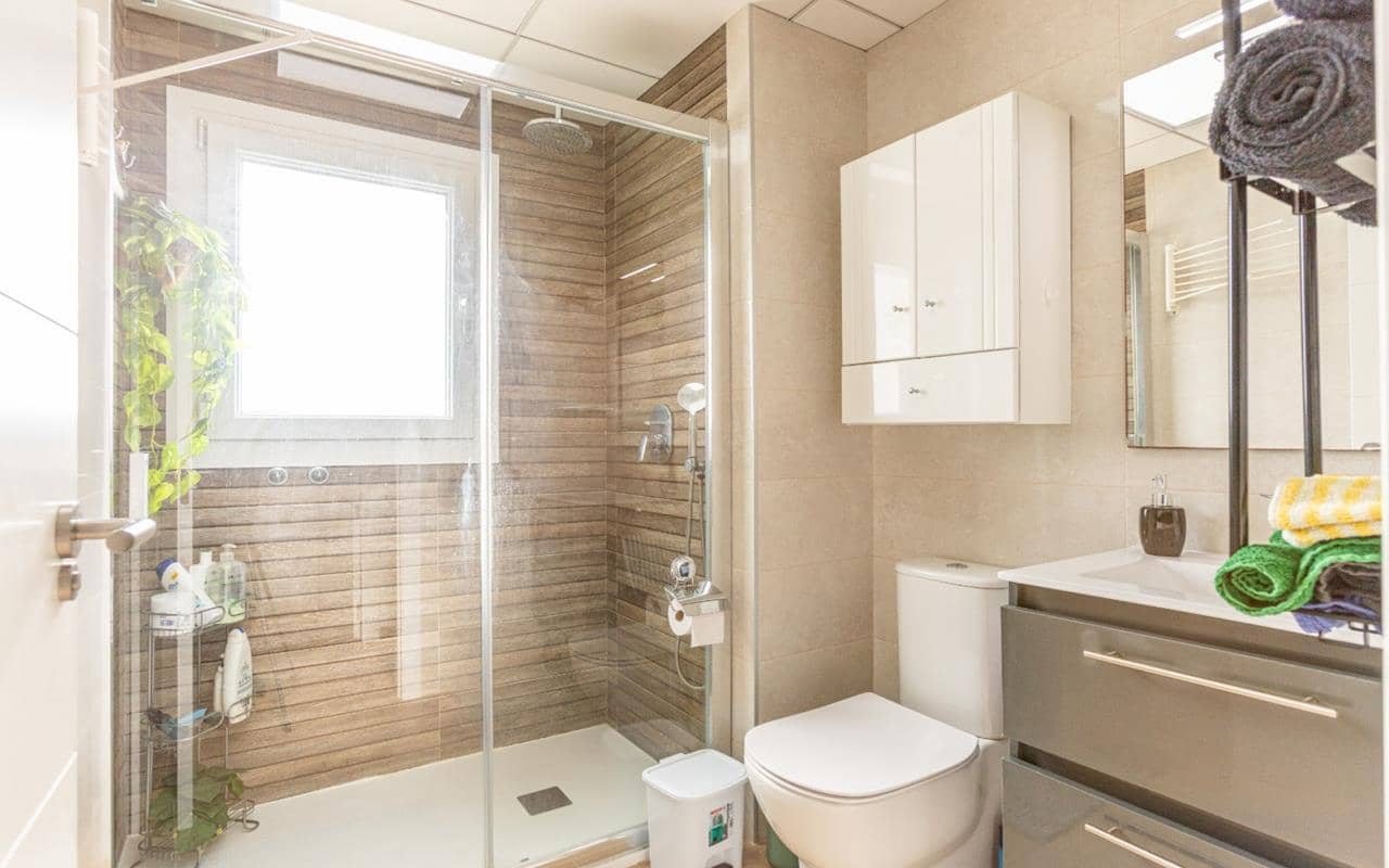 2 sypialnia Apartament na sprzedaż w Torrevieja z basenem garażem - 209 900 € (Ref: 9769086)