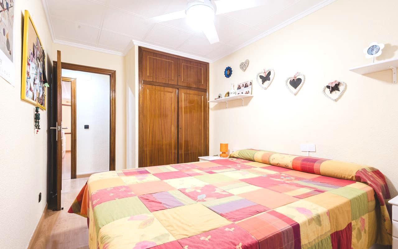 3 bedroom Apartment for sale in Torrevieja with pool - € 239,000 (Ref: 9769954)