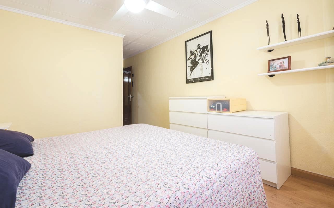 3 bedroom Apartment for sale in Torrevieja with pool - € 239,000 (Ref: 9769954)