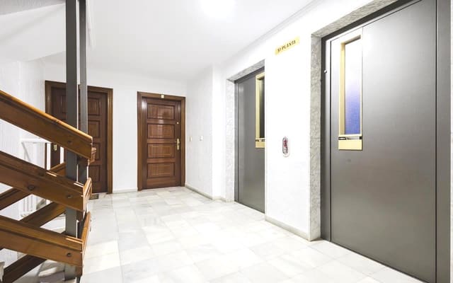 3 bedroom Apartment for sale in Torrevieja with pool - € 239,000 (Ref: 9769954)