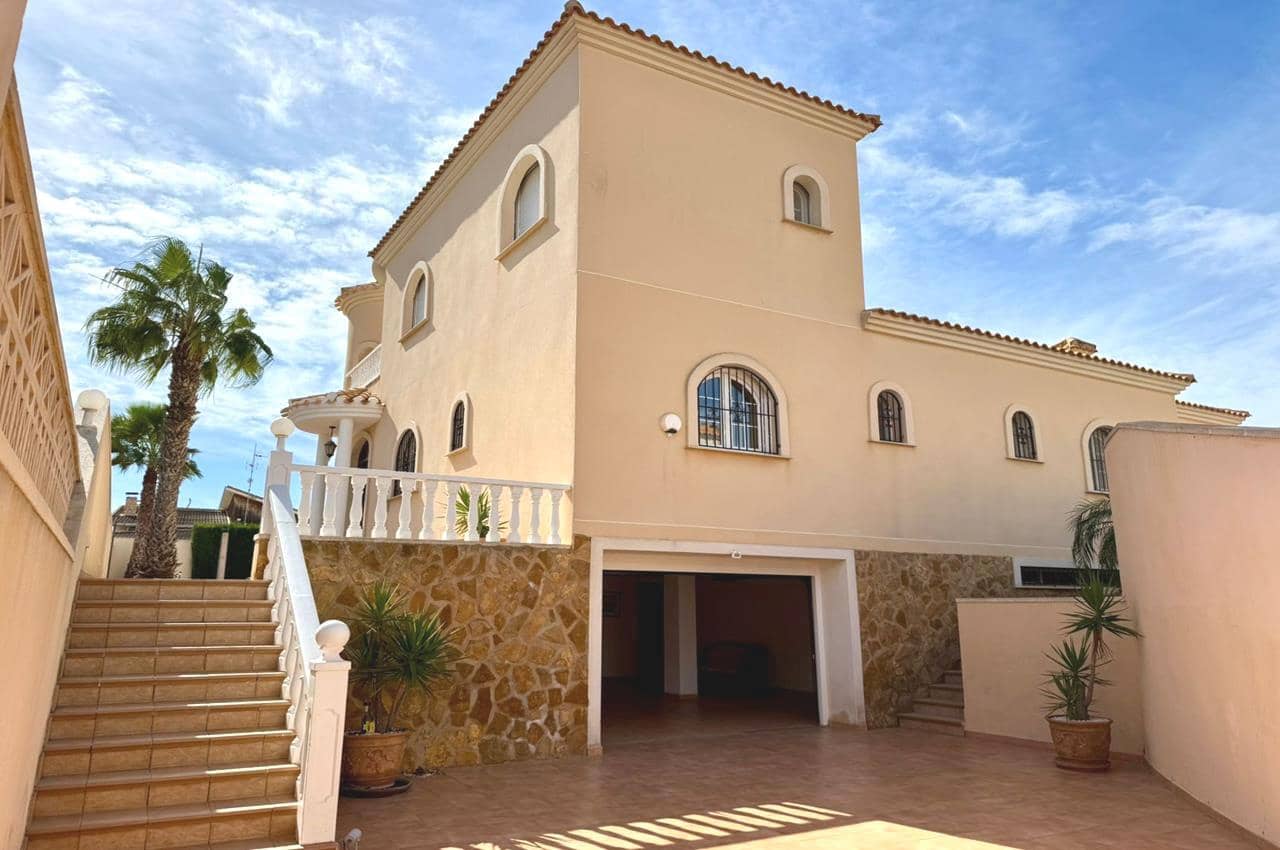 4 chambre Villa/Maison à vendre à Playa Flamenca avec piscine garage - 870 000 € (Ref: 9772016)