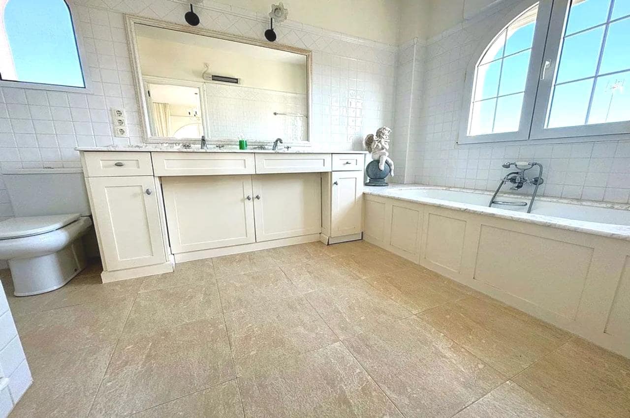 4 chambre Villa/Maison à vendre à Playa Flamenca avec piscine garage - 870 000 € (Ref: 9772016)