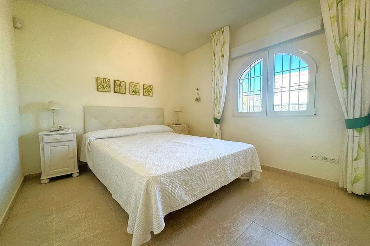 4 chambre Villa/Maison à vendre à Playa Flamenca avec piscine garage - 870 000 € (Ref: 9772016)