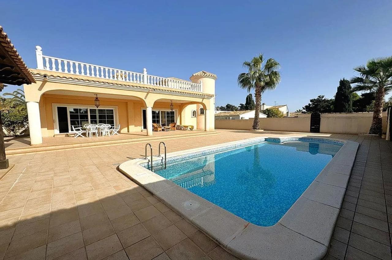 4 chambre Villa/Maison à vendre à Playa Flamenca avec piscine garage - 870 000 € (Ref: 9772016)