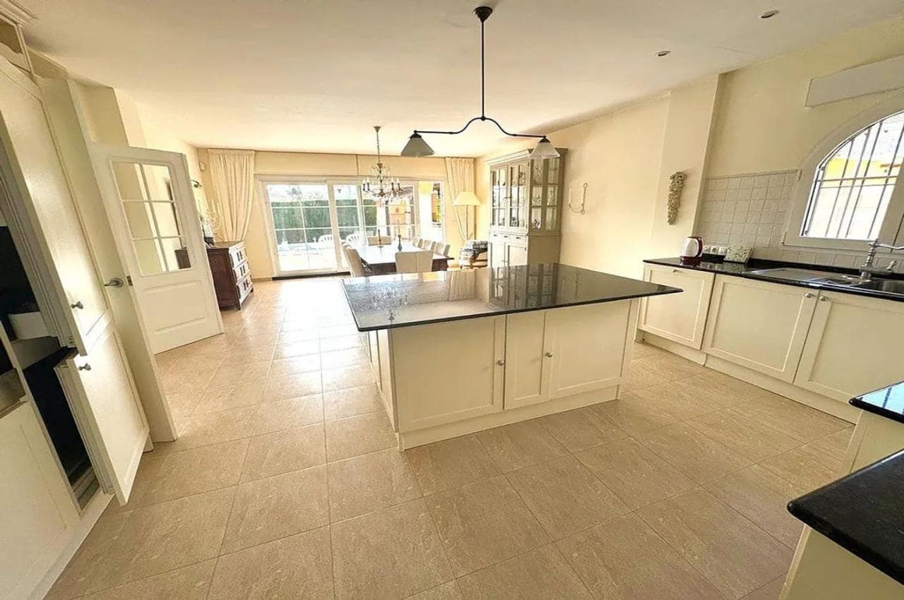 4 chambre Villa/Maison à vendre à Playa Flamenca avec piscine garage - 870 000 € (Ref: 9772016)