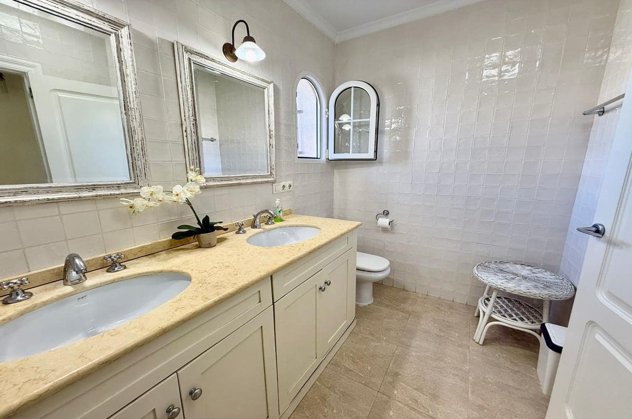 4 chambre Villa/Maison à vendre à Playa Flamenca avec piscine garage - 870 000 € (Ref: 9772016)