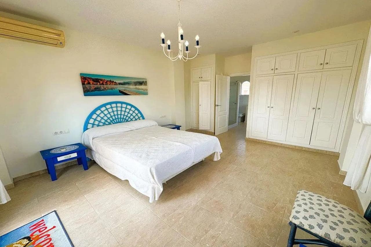 4 chambre Villa/Maison à vendre à Playa Flamenca avec piscine garage - 870 000 € (Ref: 9772016)