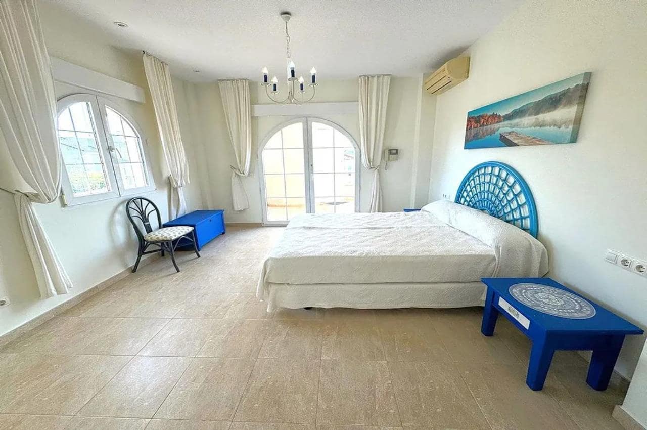 4 chambre Villa/Maison à vendre à Playa Flamenca avec piscine garage - 870 000 € (Ref: 9772016)