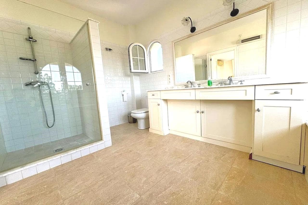 4 chambre Villa/Maison à vendre à Playa Flamenca avec piscine garage - 870 000 € (Ref: 9772016)