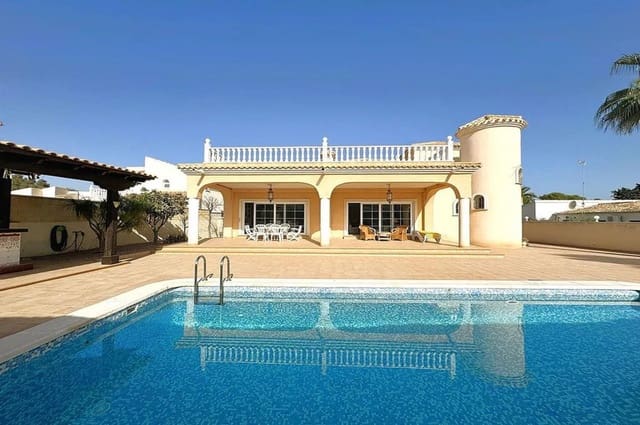 4 Zimmer Villa zu verkaufen in Playa Flamenca, Orihuela mit Pool Garage - 870.000 € (Ref: 9772016)