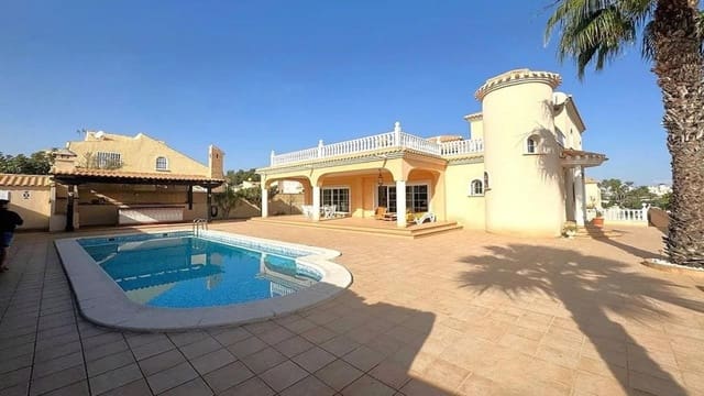 4 Zimmer Villa zu verkaufen in Playa Flamenca, Orihuela mit Pool Garage - 870.000 € (Ref: 9772016)