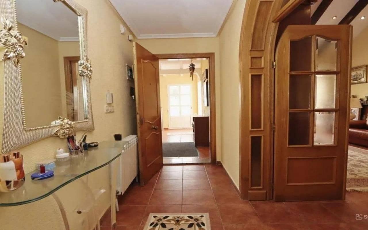 4 makuuhuone Huvila myytävänä paikassa Playa Flamenca mukana uima-altaan 
autotalli - 555 000 € (Ref: 9772515)