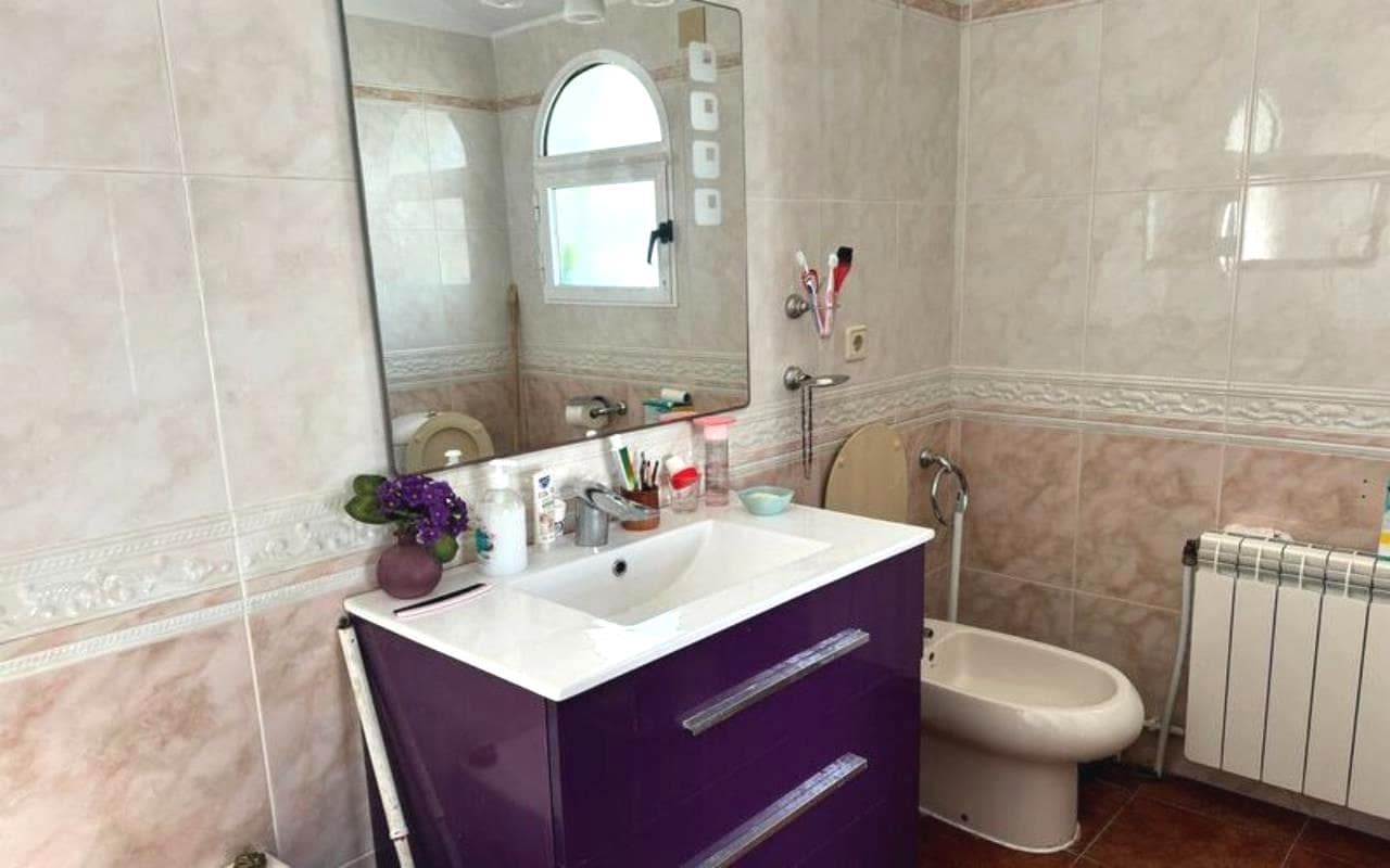 4 makuuhuone Huvila myytävänä paikassa Playa Flamenca mukana uima-altaan 
autotalli - 555 000 € (Ref: 9772515)