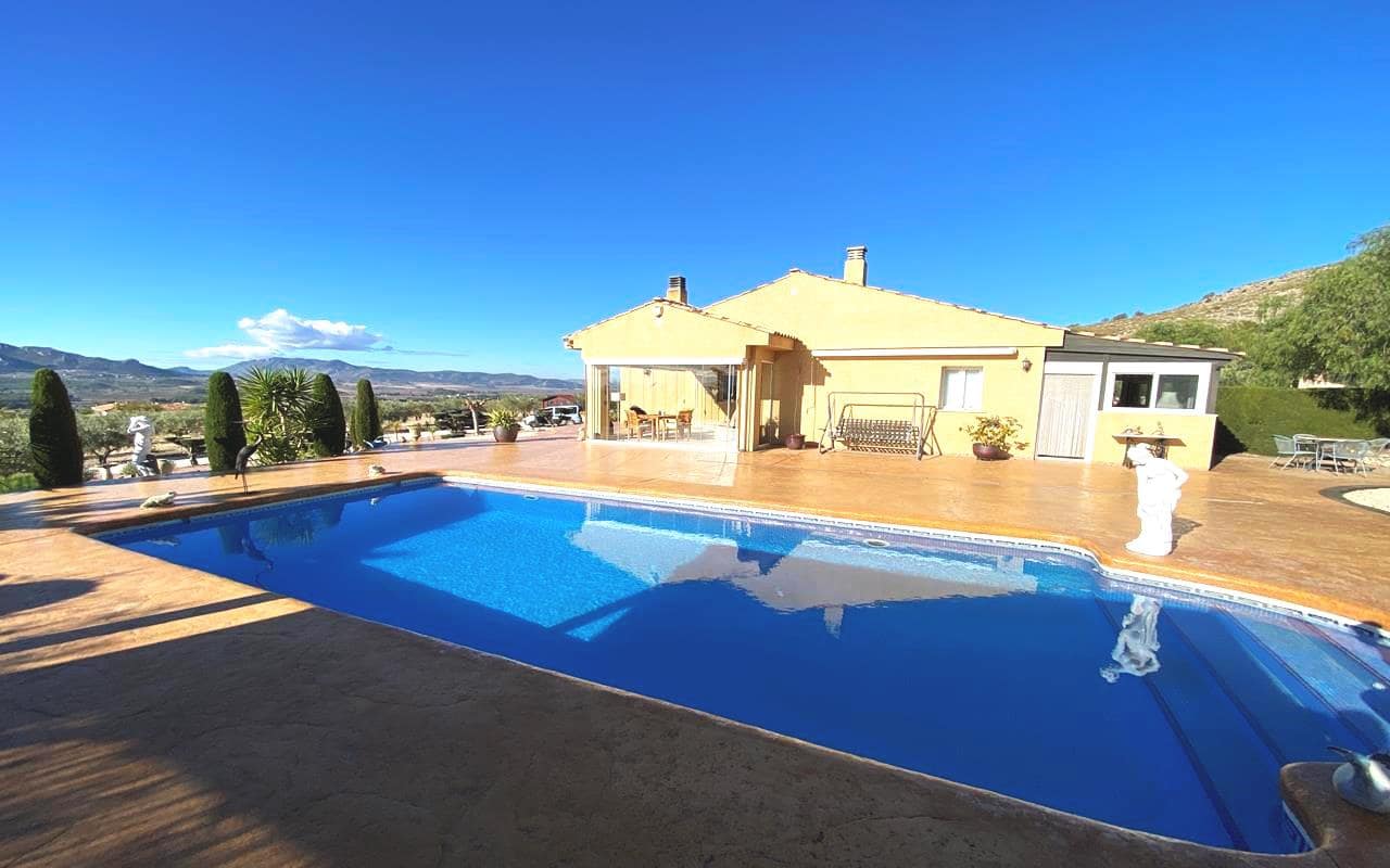 3 sypialnia Finka/Dom wiejski na sprzedaż w Sax z basenem garażem - 399 995 € (Ref: 9777305)