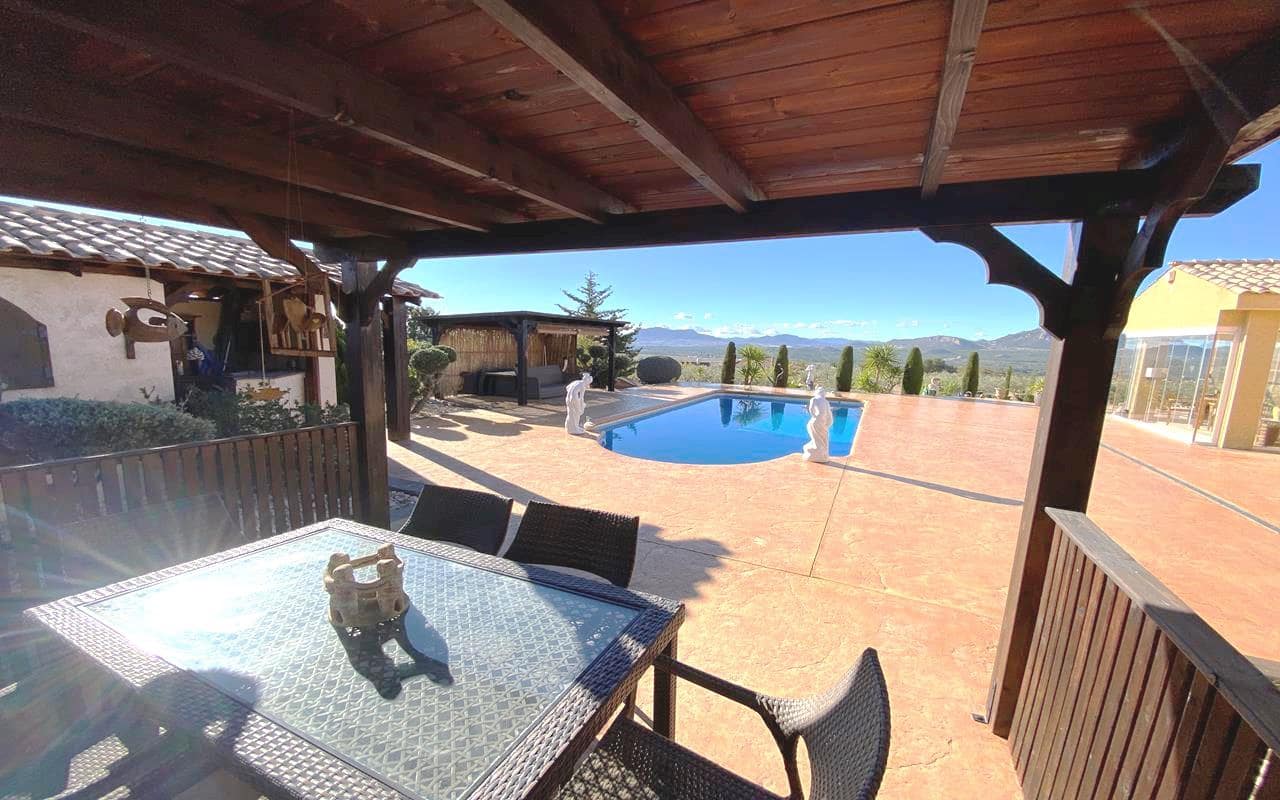 3 sypialnia Finka/Dom wiejski na sprzedaż w Sax z basenem garażem - 399 995 € (Ref: 9777305)