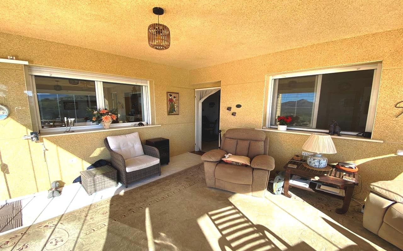 3 sypialnia Finka/Dom wiejski na sprzedaż w Sax z basenem garażem - 399 995 € (Ref: 9777305)