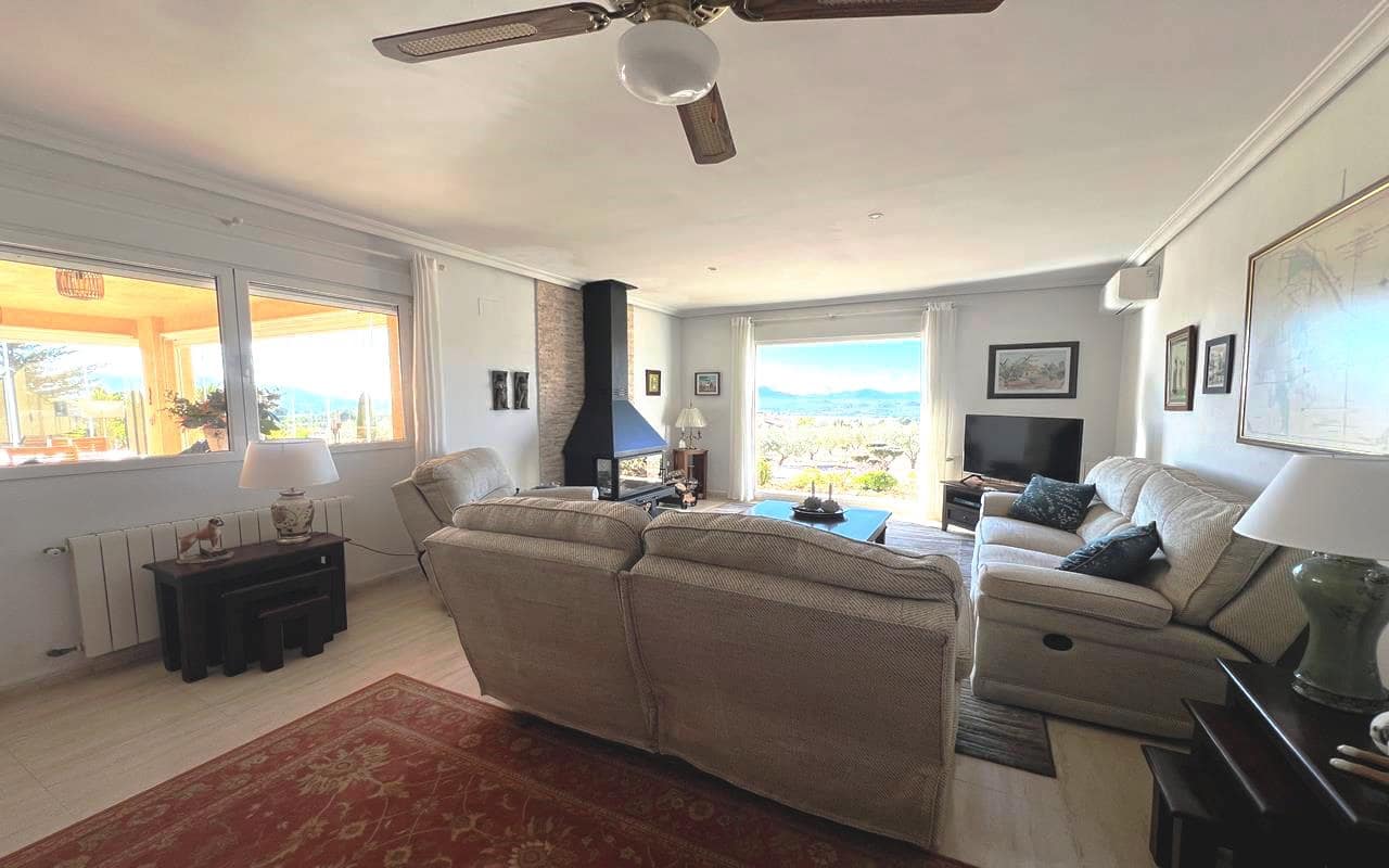 3 sypialnia Finka/Dom wiejski na sprzedaż w Sax z basenem garażem - 399 995 € (Ref: 9777305)