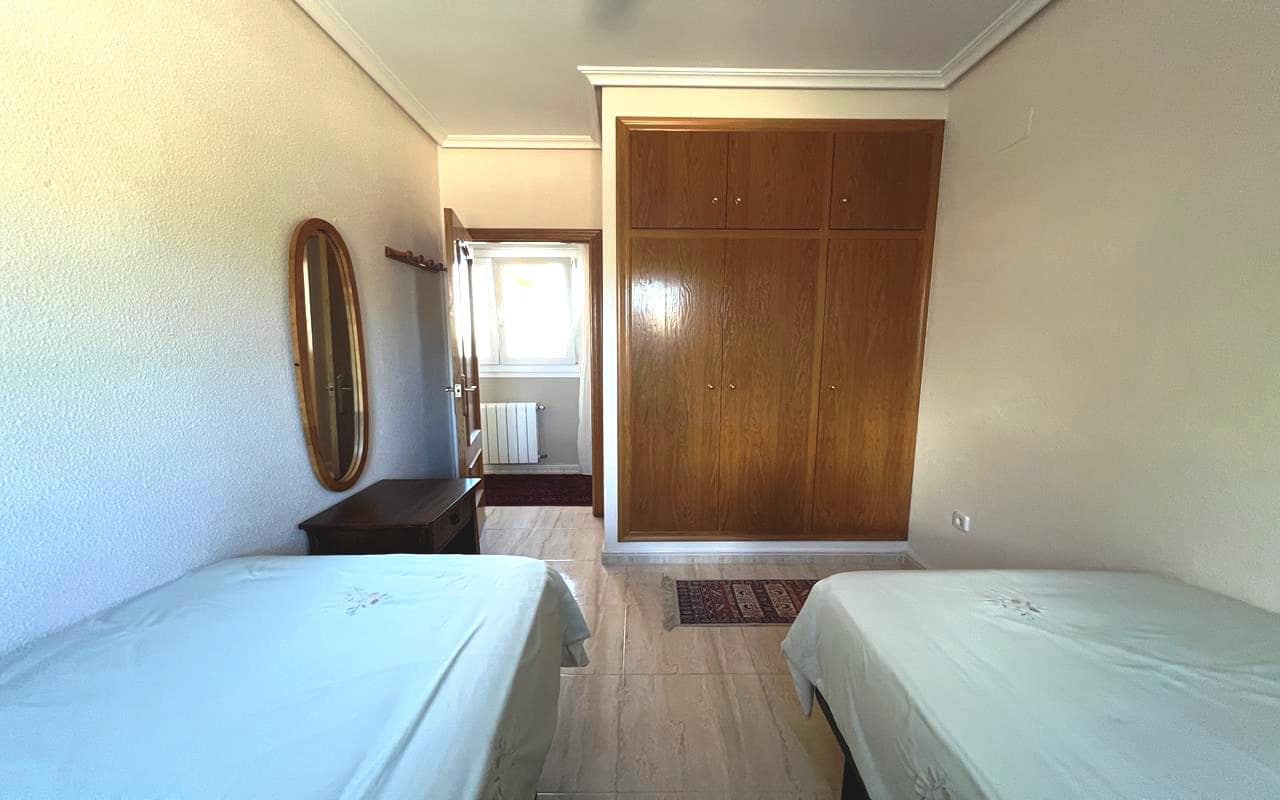 3 sypialnia Finka/Dom wiejski na sprzedaż w Sax z basenem garażem - 399 995 € (Ref: 9777305)