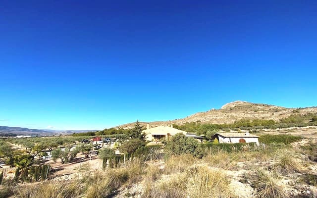 3 sypialnia Finka/Dom wiejski na sprzedaż w Sax z basenem garażem - 399 995 € (Ref: 9777305)