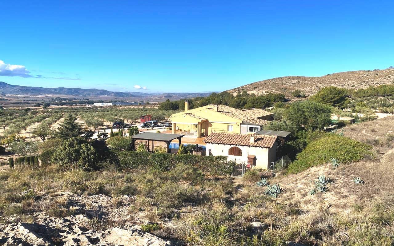 3 sypialnia Finka/Dom wiejski na sprzedaż w Sax z basenem garażem - 399 995 € (Ref: 9777305)