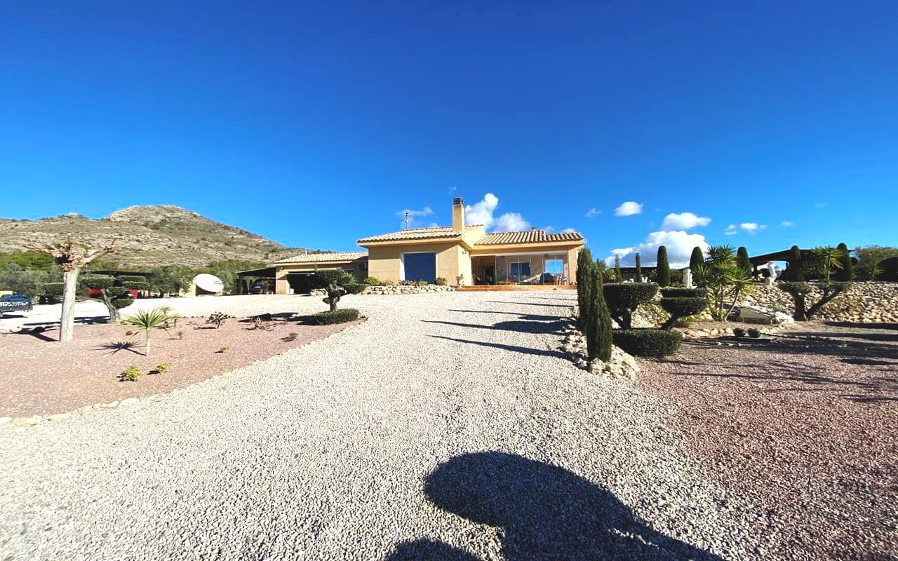 3 sypialnia Finka/Dom wiejski na sprzedaż w Sax z basenem garażem - 399 995 € (Ref: 9777305)