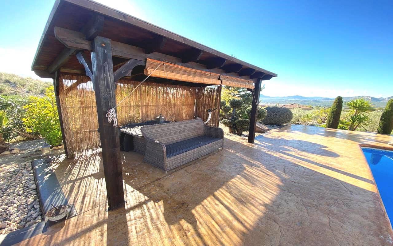 3 sypialnia Finka/Dom wiejski na sprzedaż w Sax z basenem garażem - 399 995 € (Ref: 9777305)