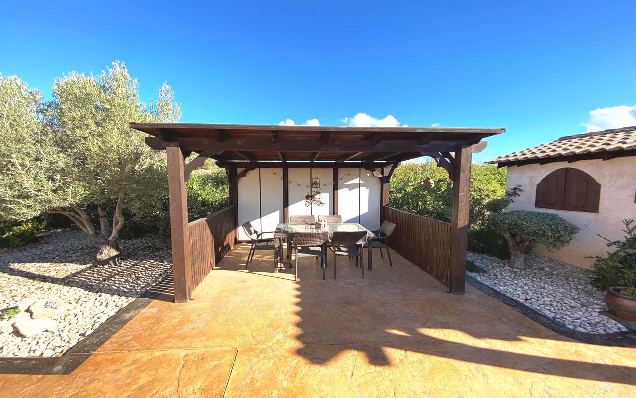 3 sypialnia Finka/Dom wiejski na sprzedaż w Sax z basenem garażem - 399 995 € (Ref: 9777305)