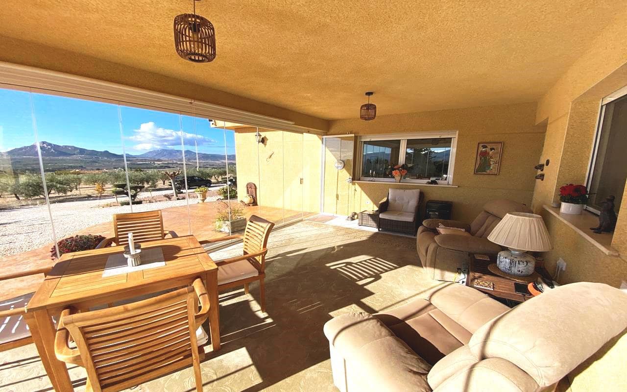 3 sypialnia Finka/Dom wiejski na sprzedaż w Sax z basenem garażem - 399 995 € (Ref: 9777305)