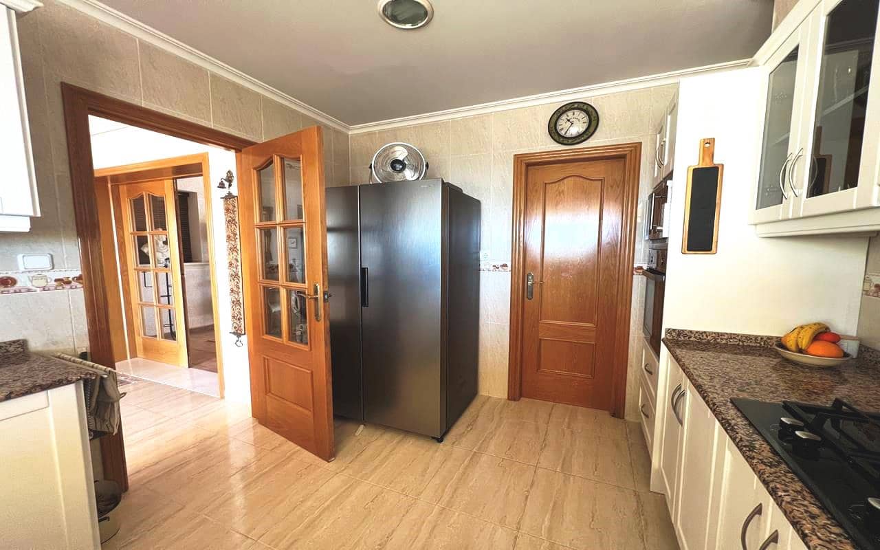 3 sypialnia Finka/Dom wiejski na sprzedaż w Sax z basenem garażem - 399 995 € (Ref: 9777305)