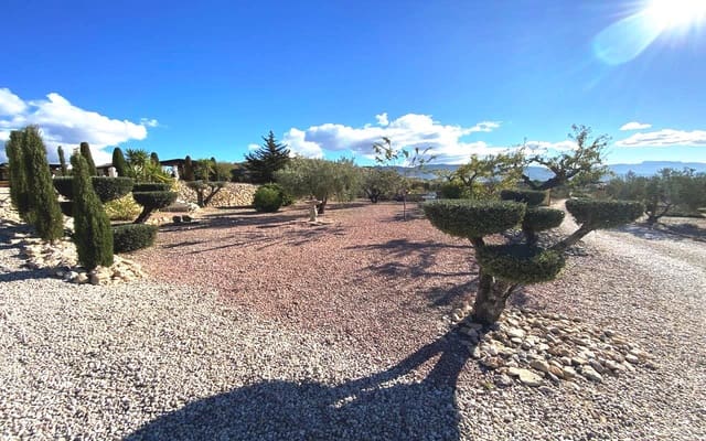 3 sypialnia Finka/Dom wiejski na sprzedaż w Sax z basenem garażem - 399 995 € (Ref: 9777305)