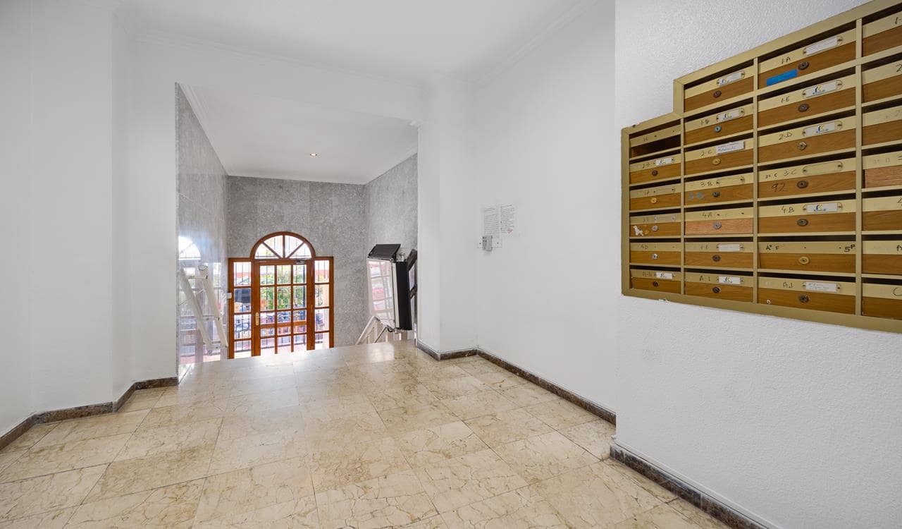 1 soverom Leilighet til salgs i Torrevieja med svømmebasseng - € 99 990 (Ref: 9781389)