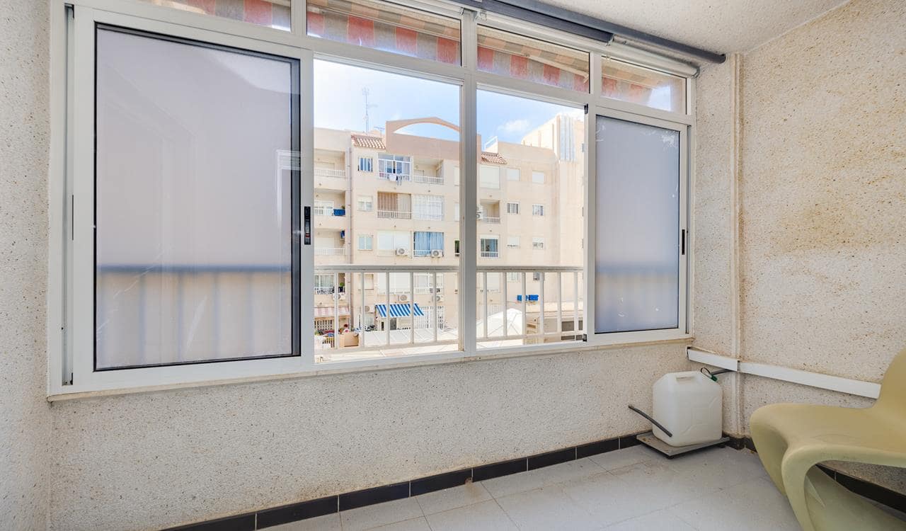 1 soverom Leilighet til salgs i Torrevieja med svømmebasseng - € 99 990 (Ref: 9781389)