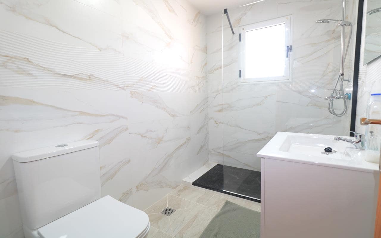 3 slaapkamer Villa te koop in Torrevieja met zwembad garage - € 228.000 (Ref: 9789649)