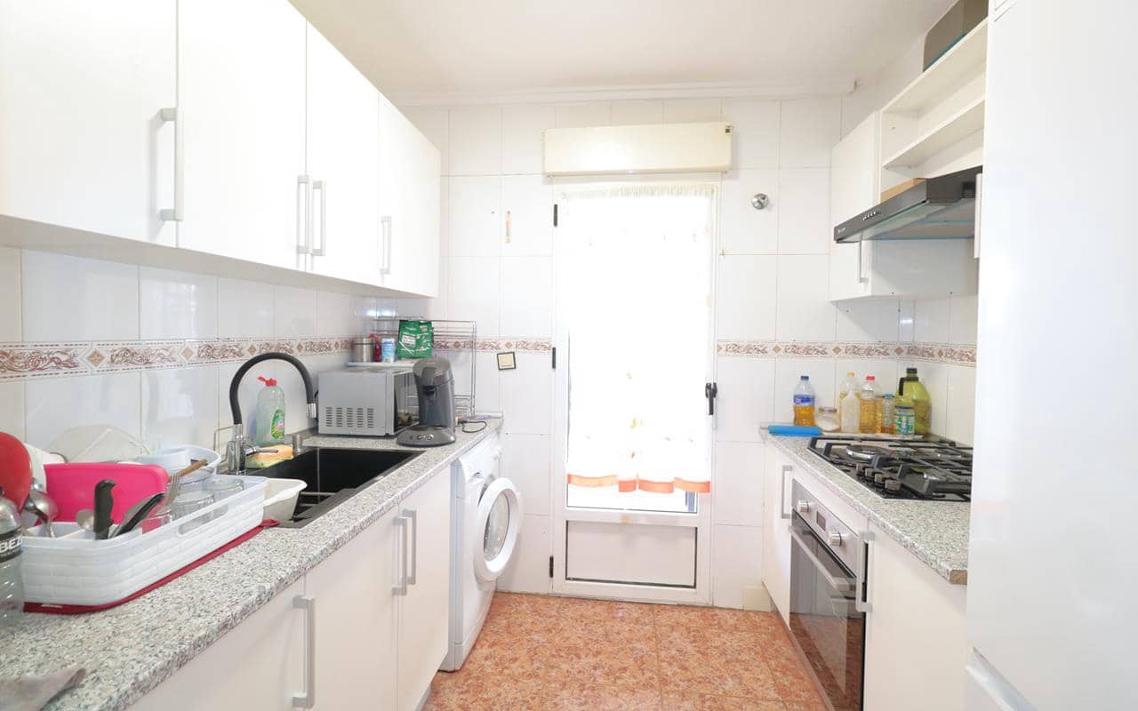 3 slaapkamer Villa te koop in Torrevieja met zwembad garage - € 228.000 (Ref: 9789649)