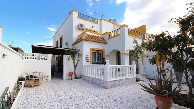 3 soveværelse Villa til salg i Torrevieja med swimmingpool garage - € 228.000 (Ref: 9789649)
